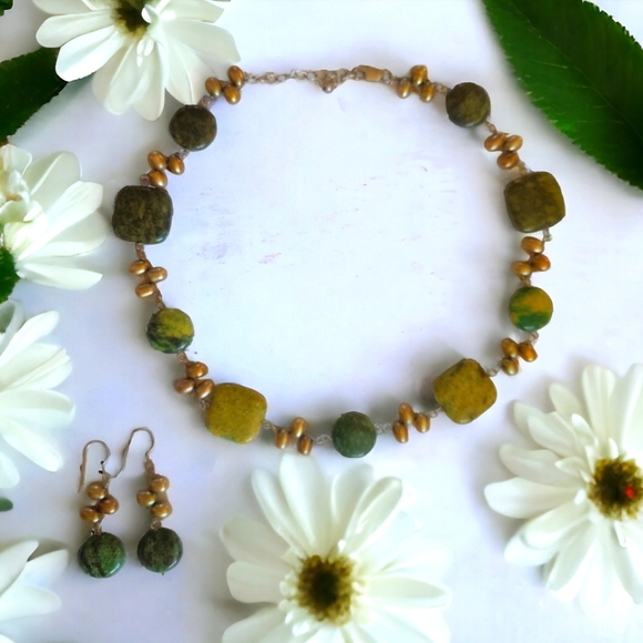 NWT Hand Crafted Jade Silver Gemstone Necklace Wire Earrings Green Yellow - Picture 1 of 2